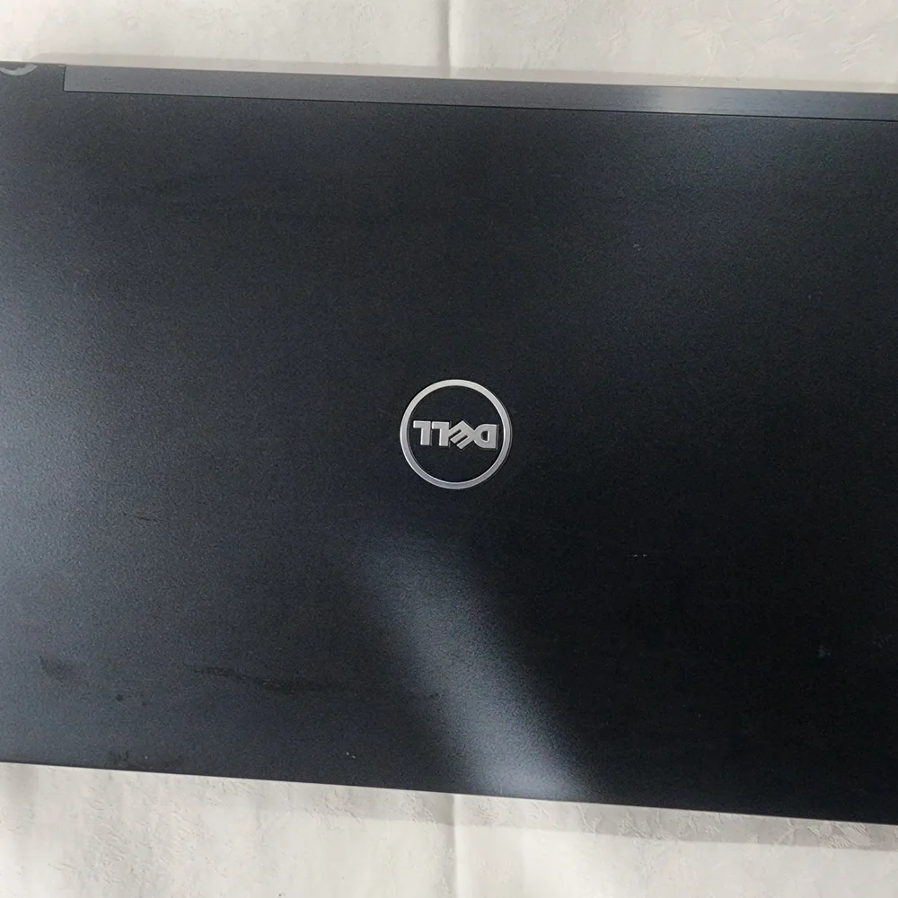 Dell Black Laptop with Matte Finish and Standard Design